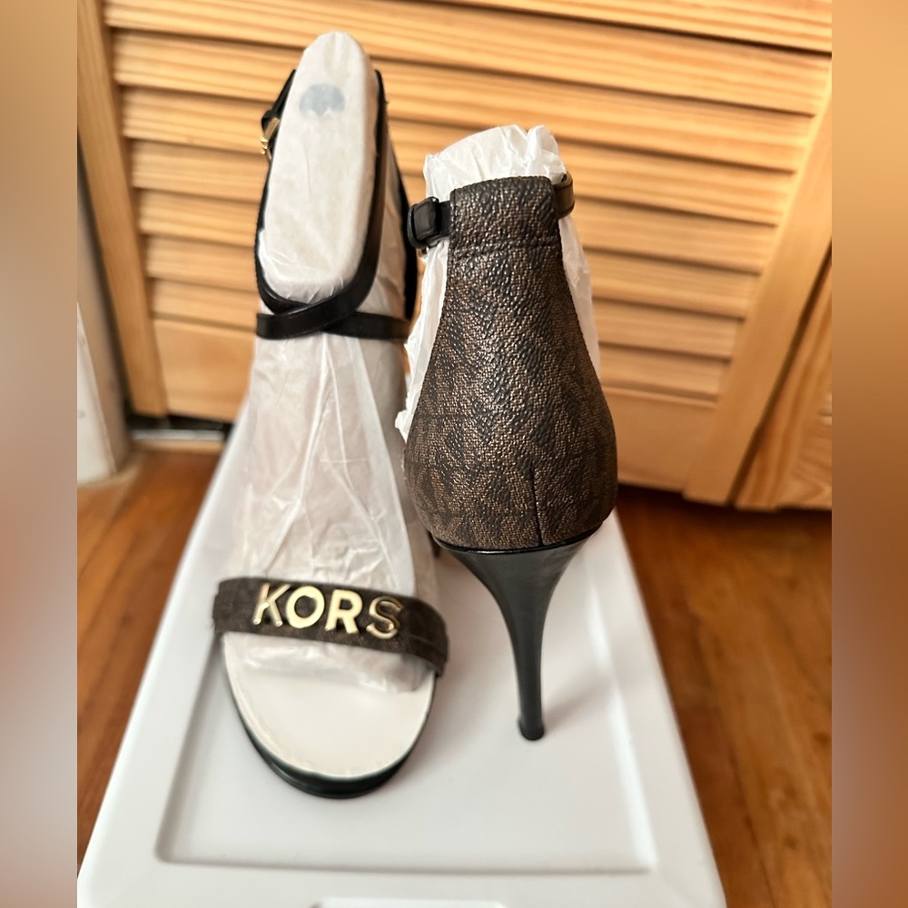 Kors by Michael KORS sandals high heel shoes size 9 New